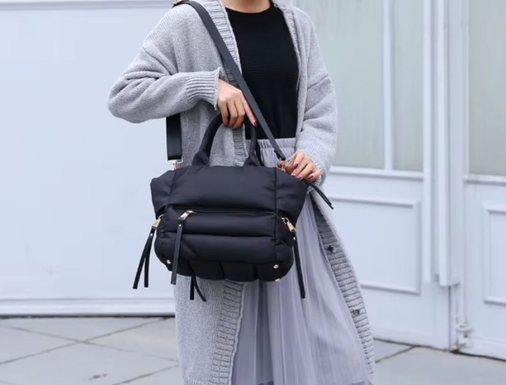 VersaStyle Winter Tote Bag