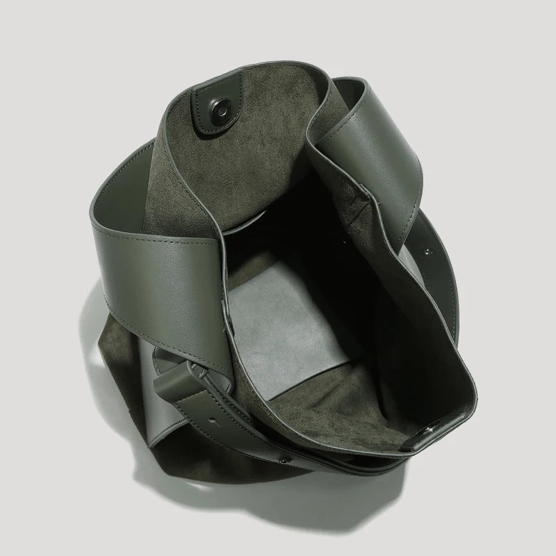 Velvet Chic bucket