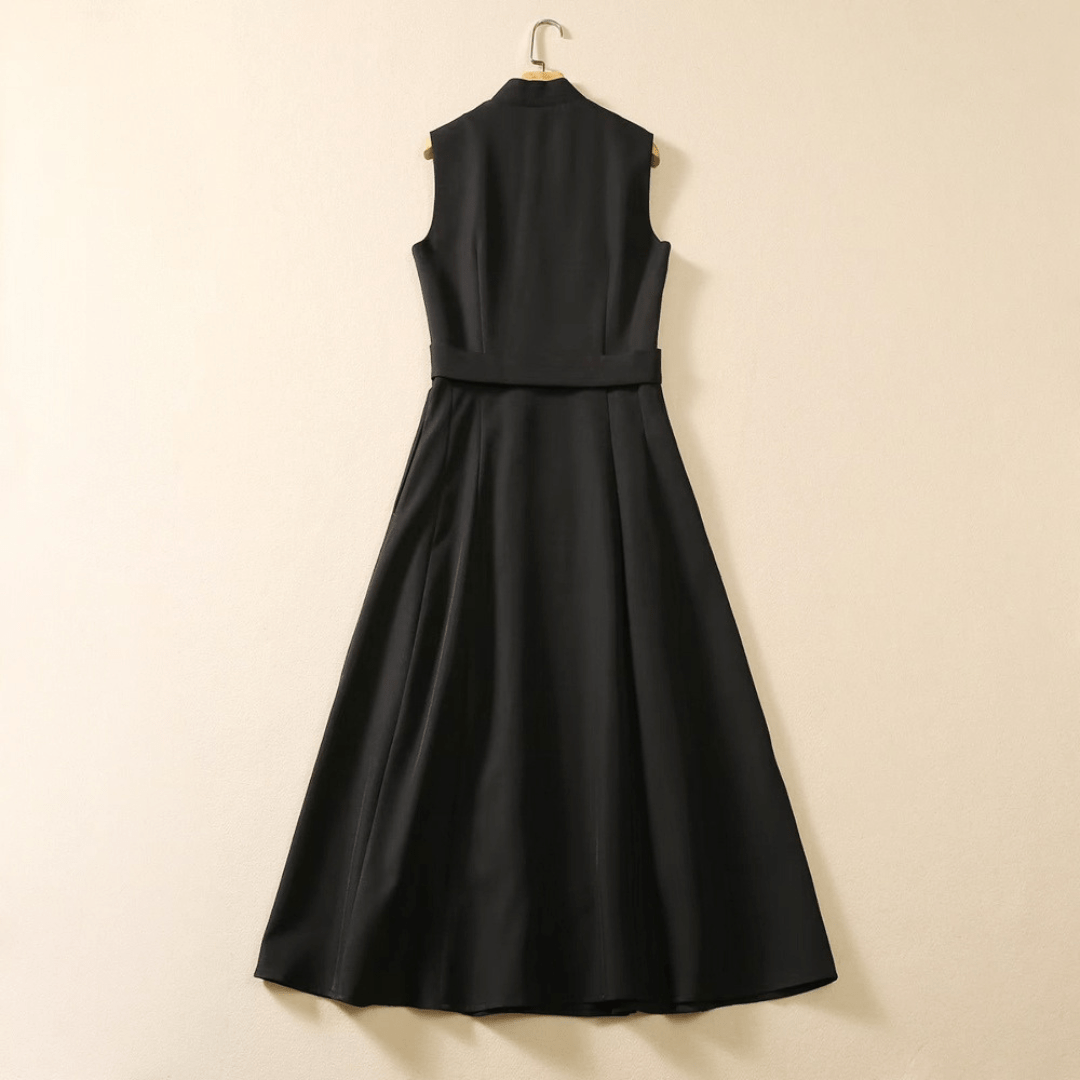 Aurelia Buttoned Elegance - Padronn